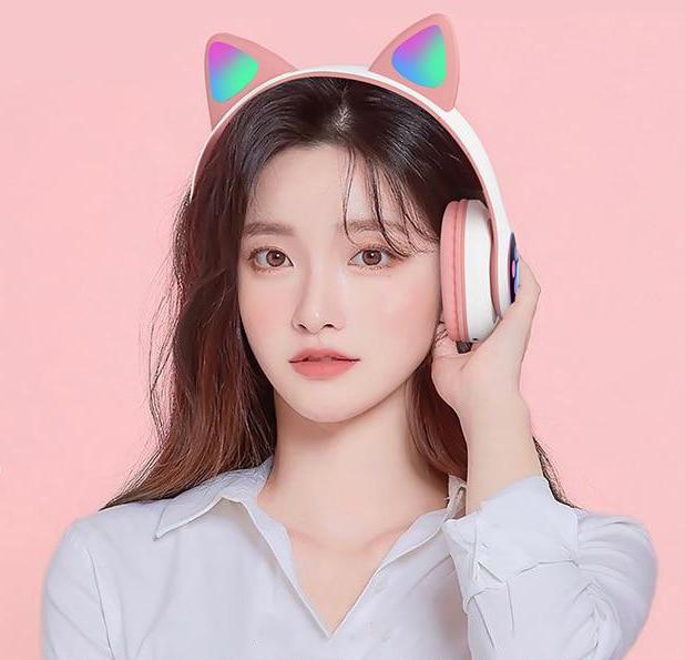 Trådlösa hörlurar med lysande kattöron