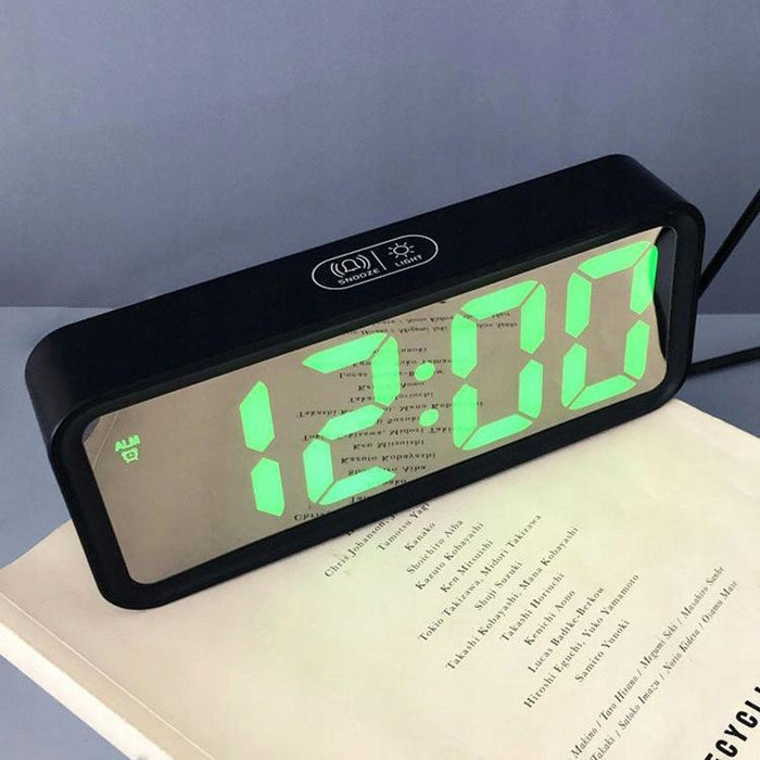 Digital klocka LCD/USB med alarm, termometer och datum - Svart